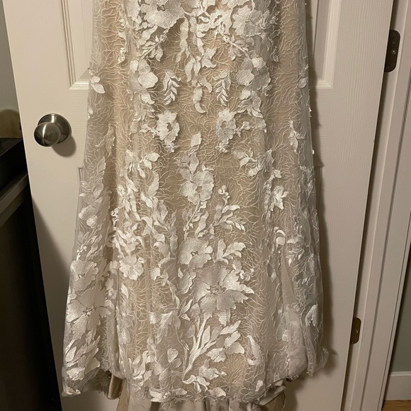 Bowie Gown by All Who Wander - Picture 2 of 10